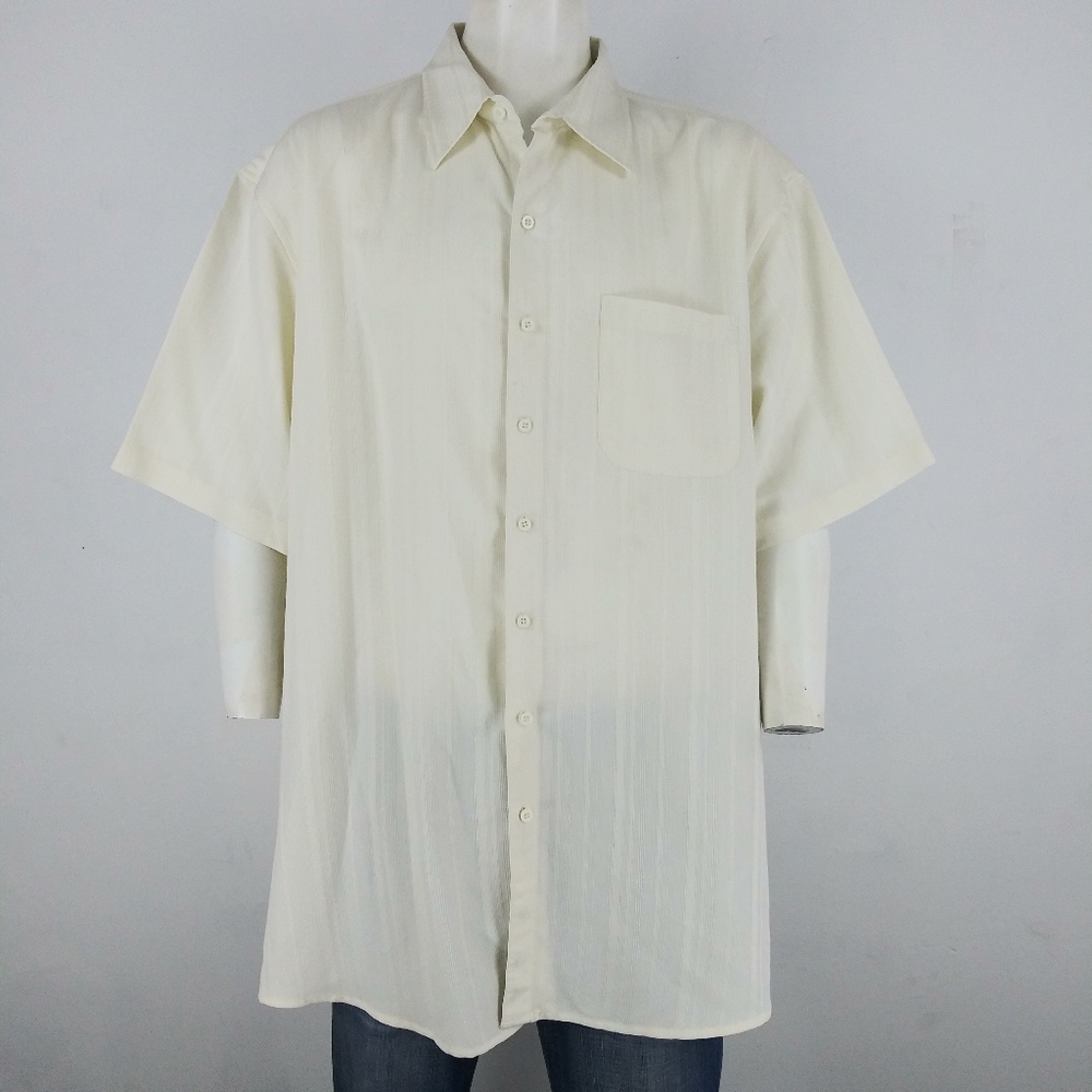 Island Passport off white men's short sleeve shirt